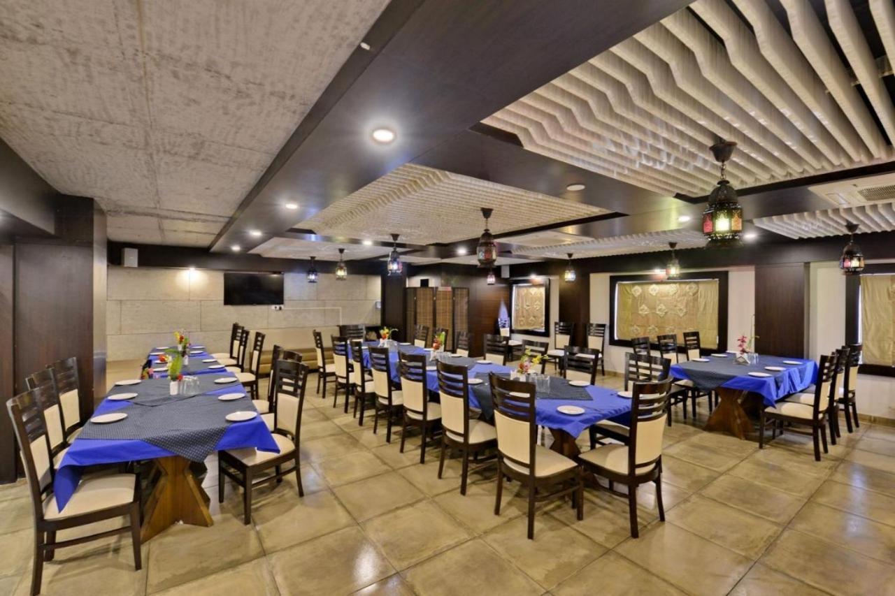 Hotel Puneet International Raipur  ภายนอก รูปภาพ