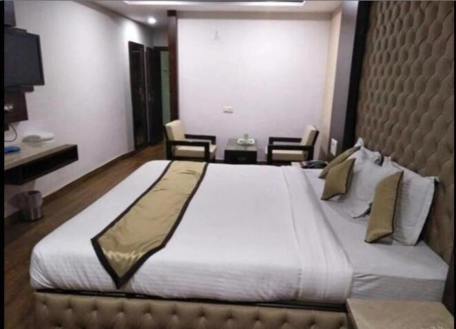 Hotel Puneet International Raipur  ภายนอก รูปภาพ