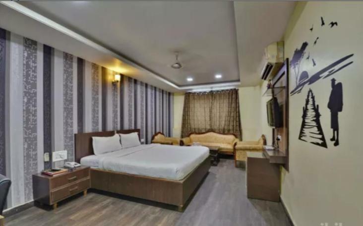 Hotel Puneet International Raipur  ภายนอก รูปภาพ