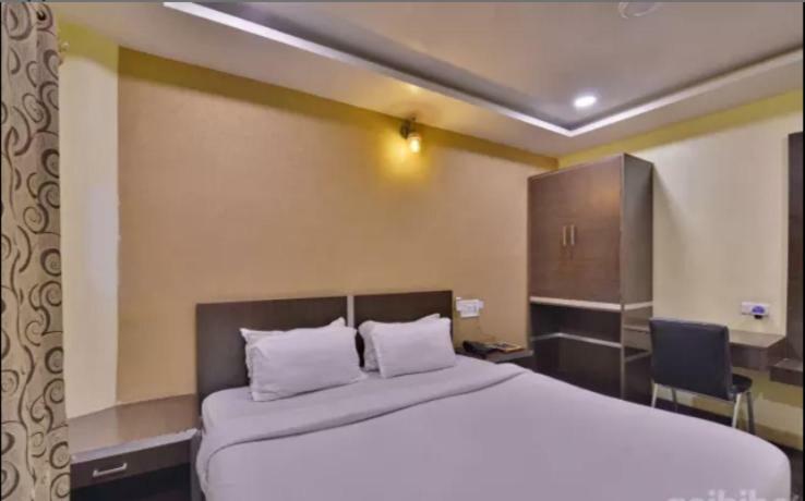 Hotel Puneet International Raipur  ภายนอก รูปภาพ