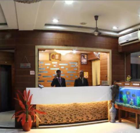 Hotel Puneet International Raipur  ภายนอก รูปภาพ