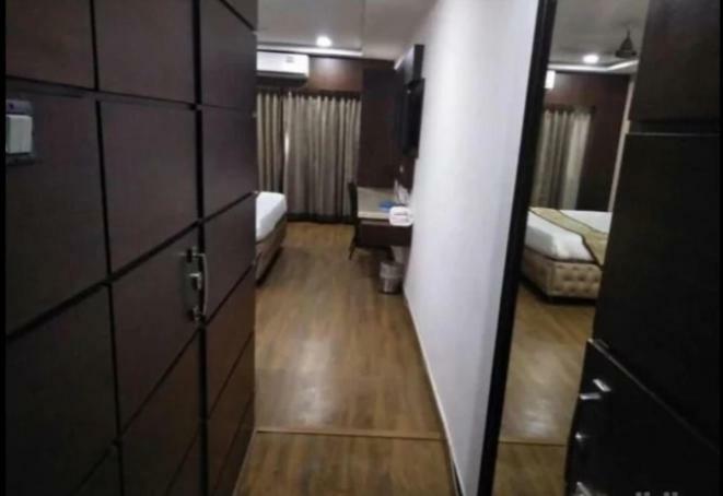 Hotel Puneet International Raipur  ภายนอก รูปภาพ