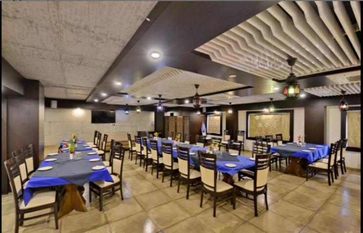 Hotel Puneet International Raipur  ภายนอก รูปภาพ
