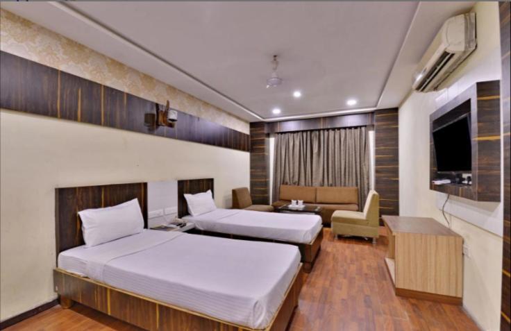 Hotel Puneet International Raipur  ภายนอก รูปภาพ