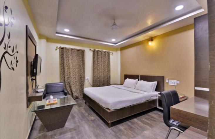 Hotel Puneet International Raipur  ภายนอก รูปภาพ