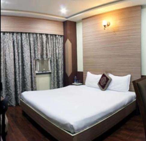 Hotel Puneet International Raipur  ภายนอก รูปภาพ